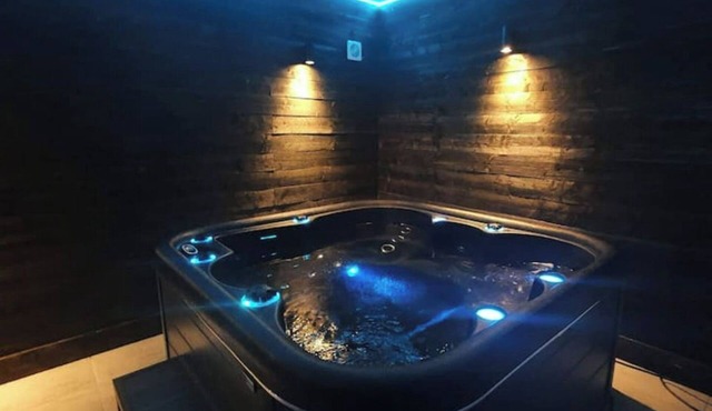 Suite with private, unlimited spa