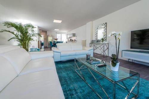 Suites Mana - Le Manaloft, Chic et moderne avec salle privée de Fitness en plein centre-ville de Rethel