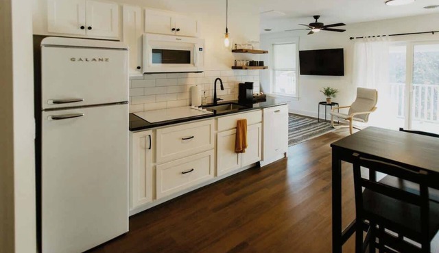 Suites on Main - Unit 3