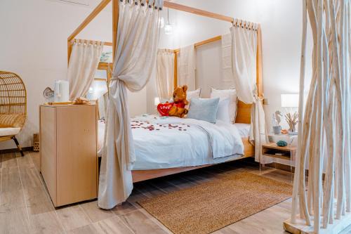 Suites romantiques avec Jacuzzi ou Spa de nage - Le Jardin De Vos Secrets