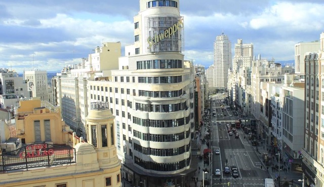 Suitur Modern Apartment IFEMA Airport Barajas in Madrid