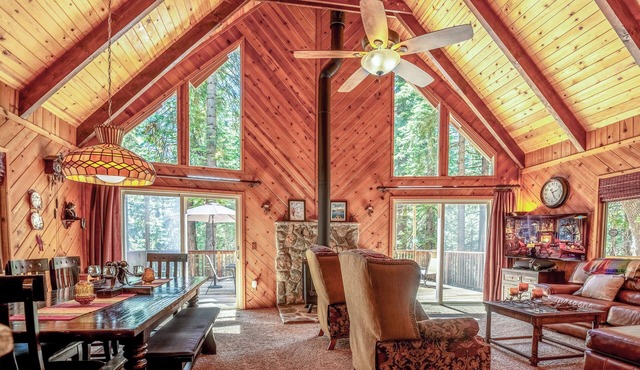 Sukoon Retreat : 4 BR, 3 BA Cabin/Bungalow in Dorrington, Sleeps 10