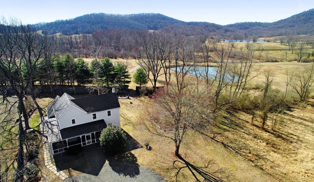 Sula at Fulmine Farm - Rappahannock Rustic Luxury