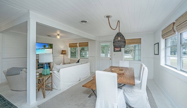 Sullivans Retreat Amazing Views on Conch Creek, Pet Friendly 30 Night Min.