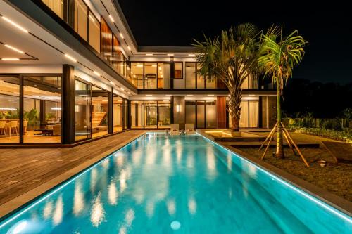 Suluk - Ultra Luxury Private Pool 7BR in Canggu