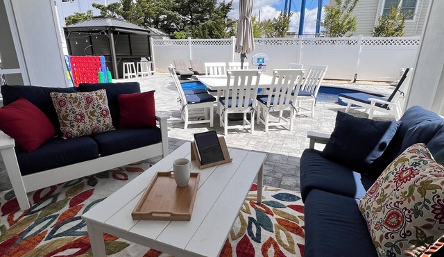 SUMMER 2026 AVAILABILITY - Beach Getaway w/Pool + Hot Tub: Perfect for families