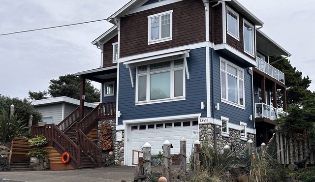 SUMMER 40% SALE!MIN WALK TO THE SAND!OCEAN VIEW HOUSE HOT TUB
