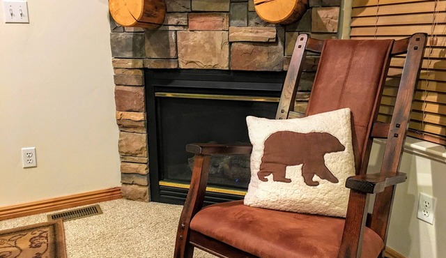 SUMMER ALERT - Steps to Hot Tub - Family friendly