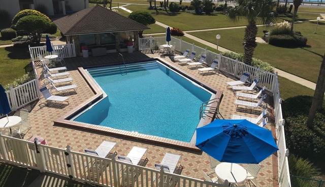 SUMMER BOOKING SPECIALS ~ BEACH SERVICE INCLUDED ~ SPEND SOME TIME AT THE BEACH!