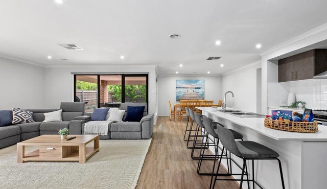 Summer Breeze - 10 mins to Barwon Heads & Torquay!