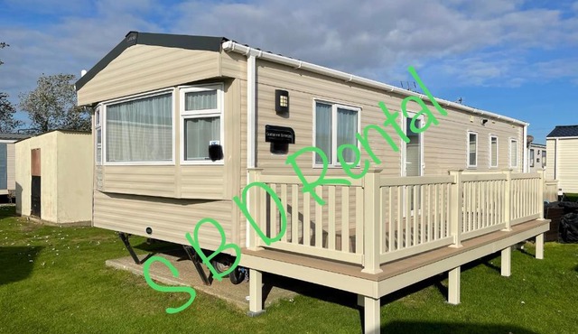 Summer Breeze Deluxe Caravan Rental