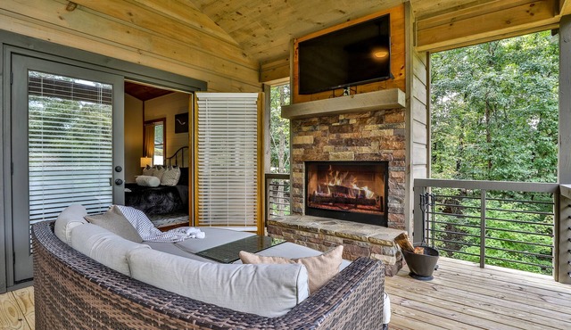 Summer cabin | Sleeps 8 + Hot Tub!