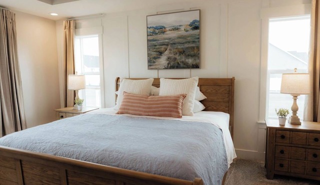 Summer Creek Home in Ammon with Sauna, hot tub, and theater room