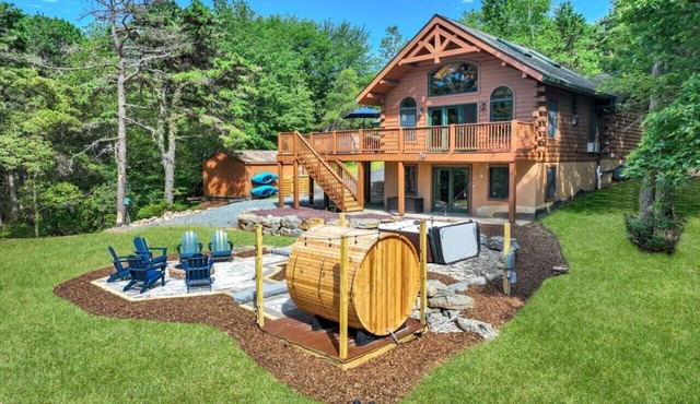 Summer Escape: Lakefront + HotTub + Sauna + Games