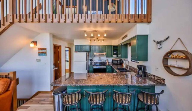 Summer Escape on Lake Granby 4BR Retreat, near Grand Lake, RMNP & Hot Springs