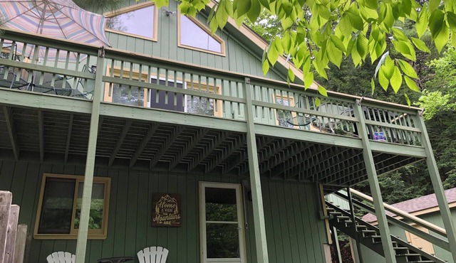 Summer Escape! Relax, hike, swim, shop, etc! NConway/Eidelweiss.