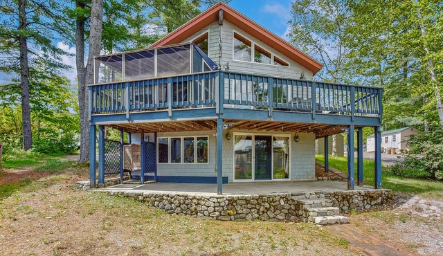 Summer Fun, Lake View, Firepit, Outdoor grilling, walk to the lake