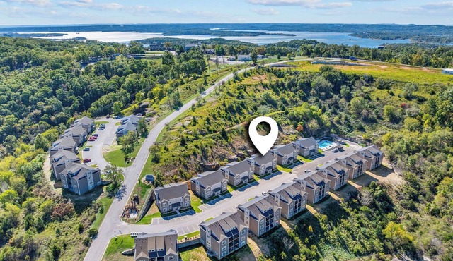 Summer Fun! Stay Near SDC & Table Rock Lake