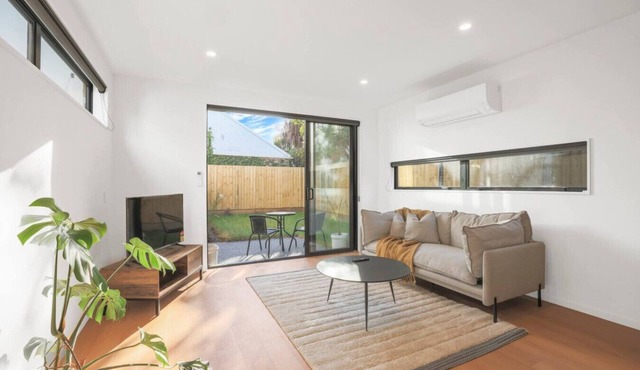 Summer fun, Sunny Cosy Sleeps 6 Free Parking