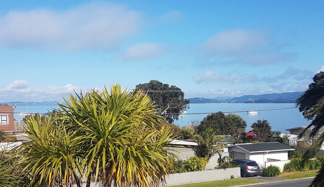 Summer getaway in McLeod Bay