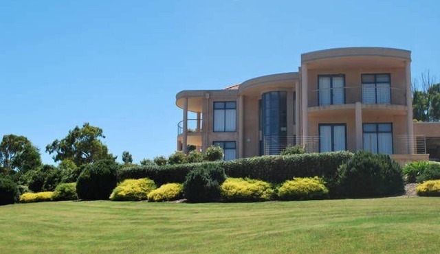 Summer holiday fun with your own swimming pool and tennis court🩴🌅🏊‍♂️🌞🎾