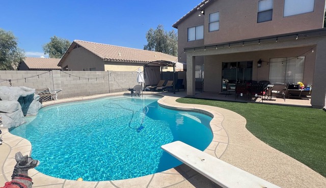 Summer home with diving pool 30 day minimum rental