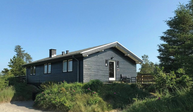 Summer house close to nature near Slettestrand