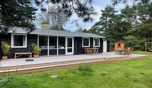 Summer house with outdoor sauna at Sjællands Odde