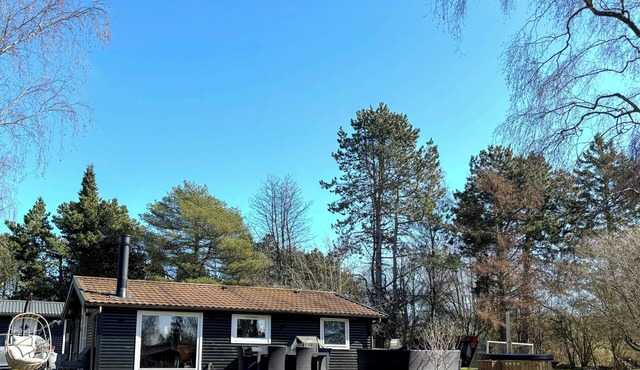 Summer house with wilderness bath by Kårup Forest