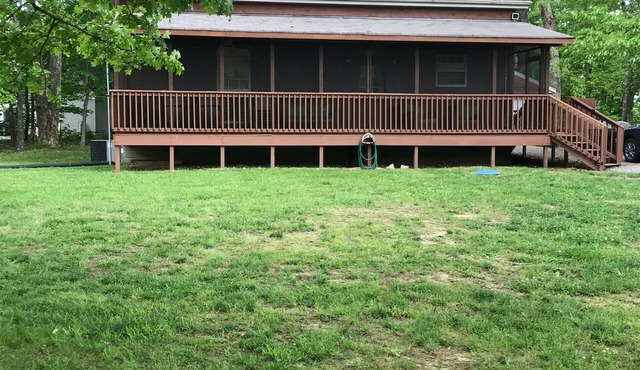 Summer Lake Time. Barren River Lake. Big yard for Family Fun