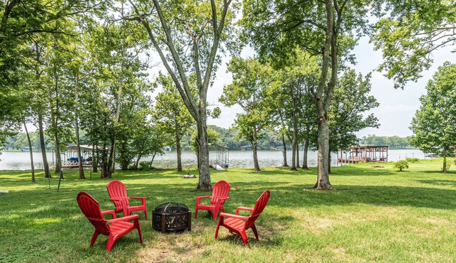 Summer Lakefront Home |Sleeps 12| Firepit & Deck