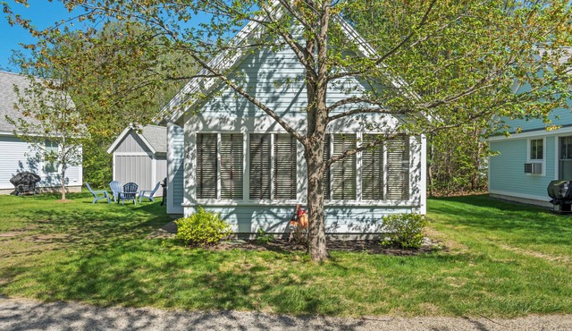 Summer Lovin' Cottage 2 Bedroom , Full Kitchen, HEATED pools at Summer Village