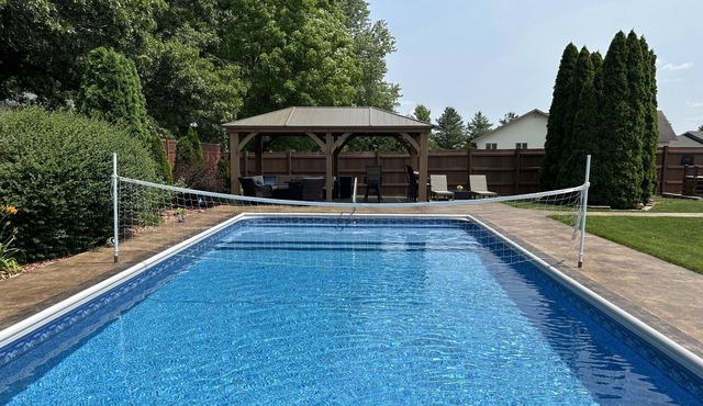 Summer Paradise! In-Ground Pool, Hot Tub, Patios, and HUGE Home in Spring Green!