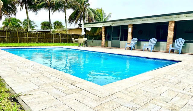 Summer Pool Villa In Miami