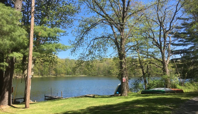 Summer Rental -3-bedroom cottage in Ancramdale. Private swimming lake with beach