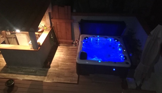 Summer rental beautiful house for 8 people with jacuzzi 25 minutes from Canet