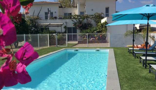 Summer rental, private pool and children's play area https:/youtu.be/1OdkK4frvPE