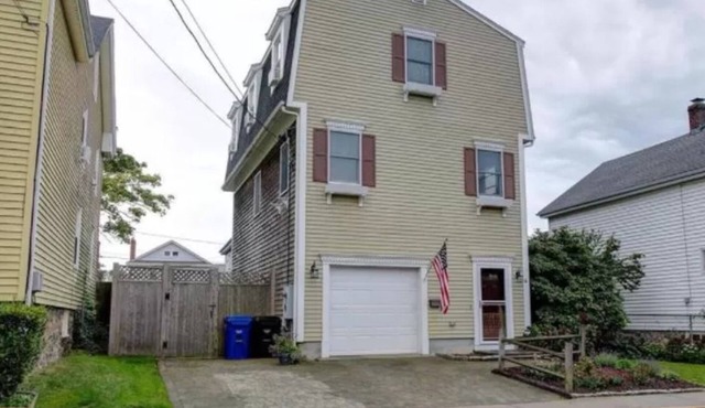 *SUMMER RENTAL* Gorgeous, furnished 3 bedroom 1.5 bath w/garage & private deck