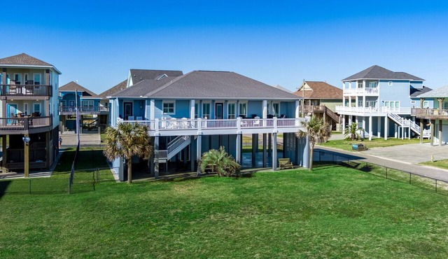 Summer Salt - 3 Bedroom - 2 Bath - Sleeps 10