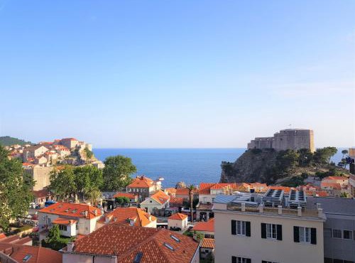 Summer-sea view apartment
