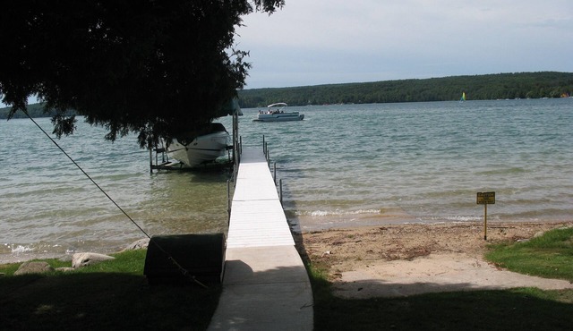 Summer Season- Beautiful Walloon Lake Cottage Rental