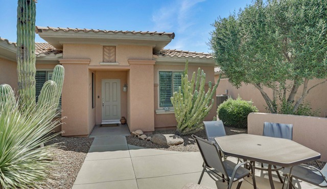 SUMMER SPECIAL BEAUTIFUL HOME/ONE OF SEVERAL/GOLF CART/CULDESAC/PRIVATE YARD