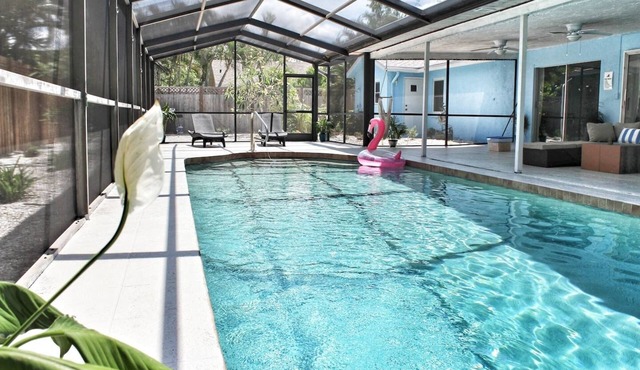 Summer Special! !Only 4 miles to AMI! Huge Pool! NEW Hot Tub!