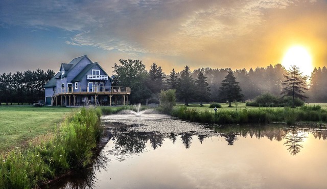 SUMMER SPECIALS Beautiful lake front, beach and pool table