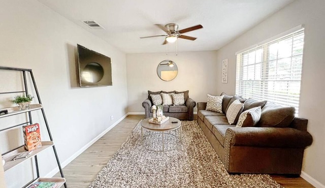 Summer specials ¡Book now! Gold Hill Dr. San Antonio