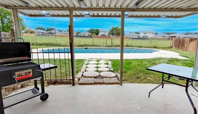 Summer specials ¡Book now! Five Frks Dr. San Antonio