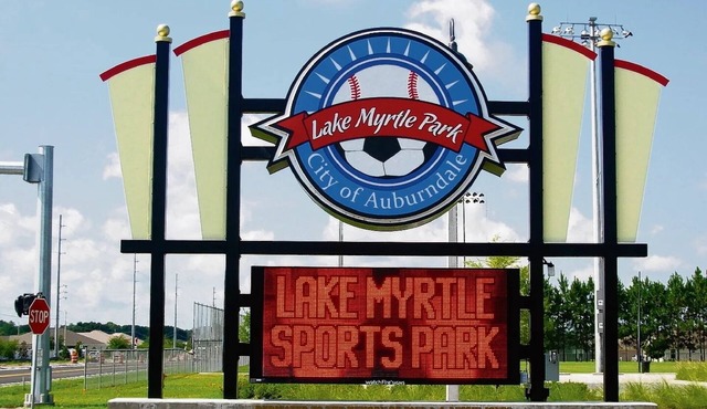 Summer Specials! Pet Friendly, 4 beds, Family Oasis, Close to Lake Myrtle