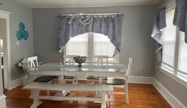 Summer Sunset Hideout 3-5 BEDROOMS/4 BATH-PLEASANTVILLE