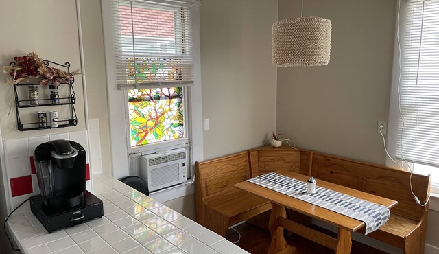 Summer vacation home in central Gambier (steps from Kenyon College)