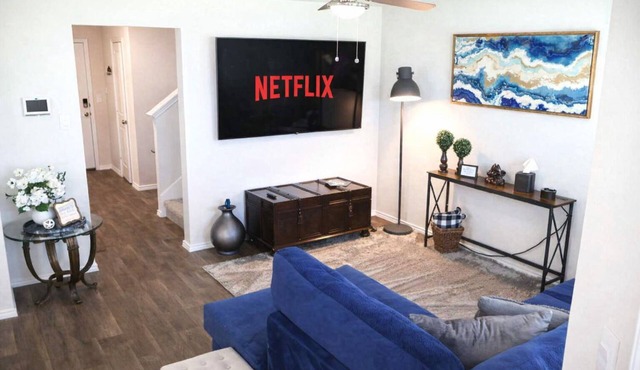 Summer Vacay Ready @ Big Blue 3BR + Game Room